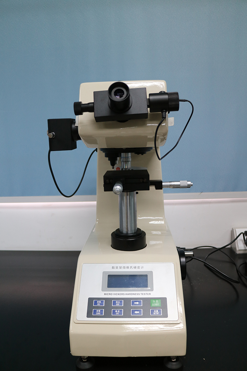 11-數顯顯微維氏硬度計ＨＶＳ-1000.jpg